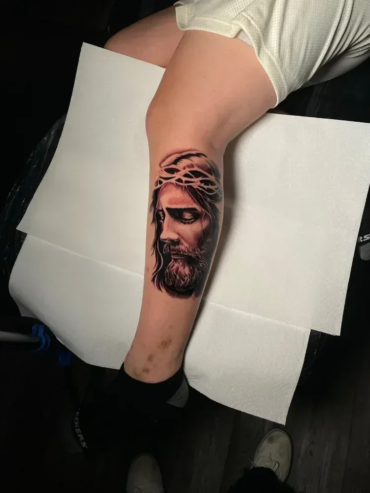 Christ with a crown of thorns — Austie Aleman