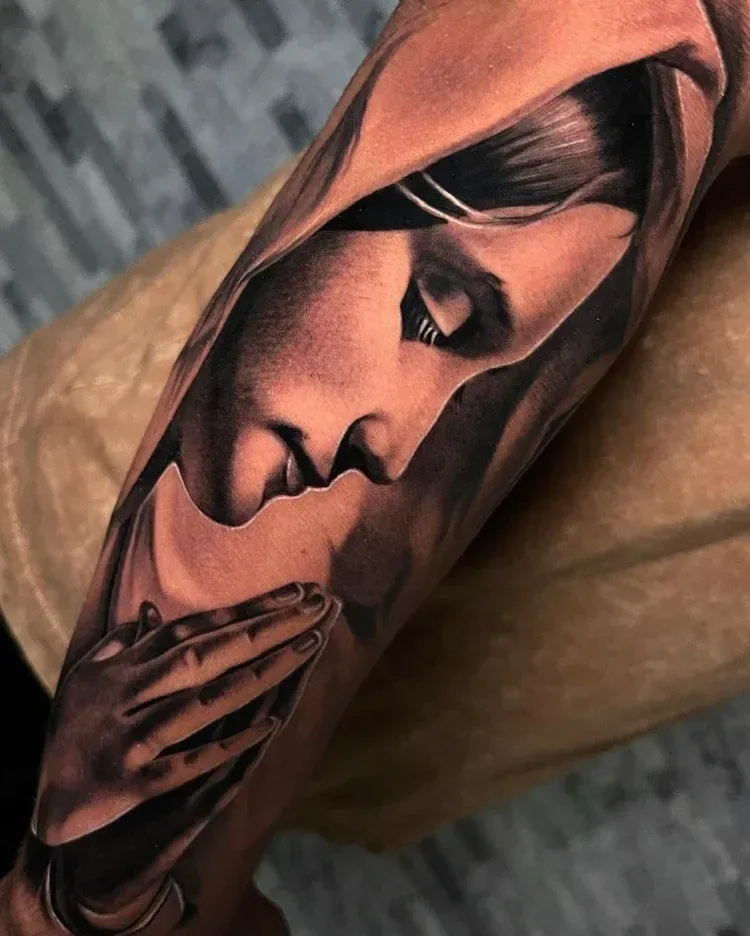 Realistic portrait in profile — Angelo Madrigal